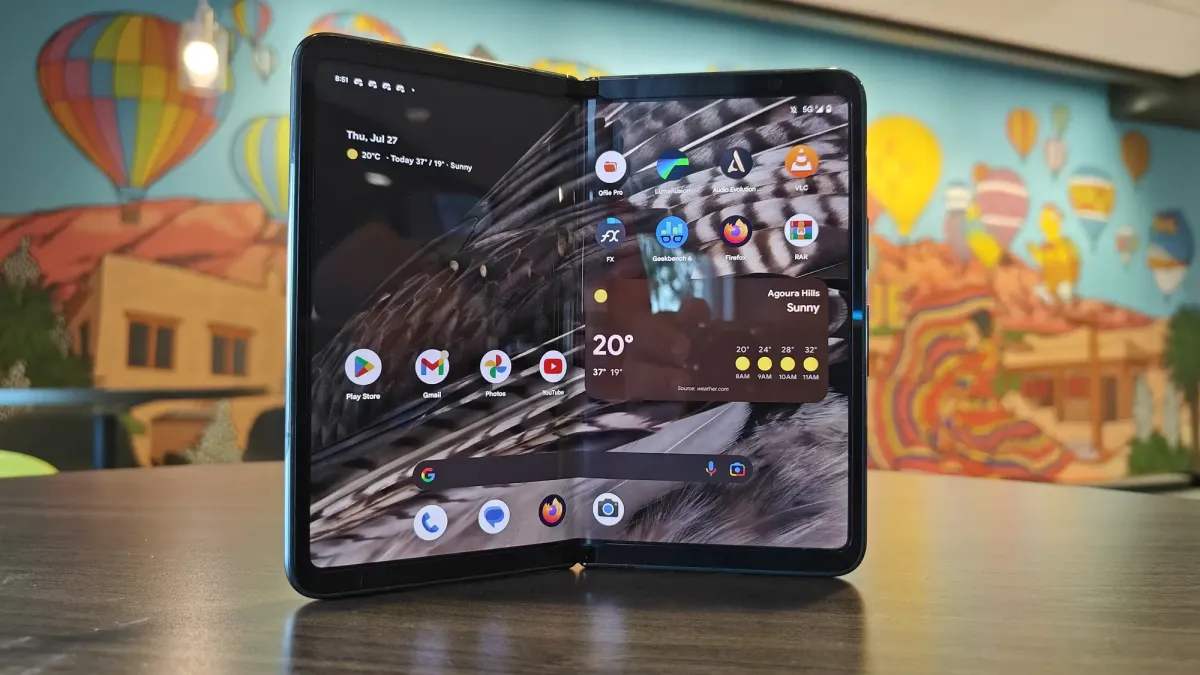 Nearly Half of Pixel Fold Owners Use Split-Screen Mode for Multitasking